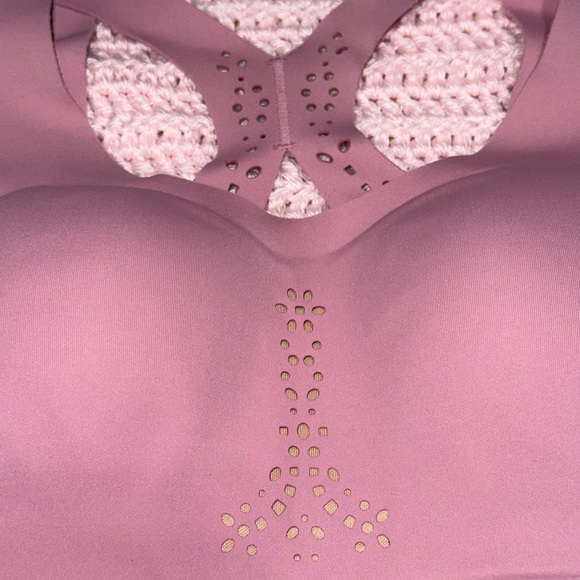 Victoria Secret Sports Bra size 32B - Picture 2 of 5